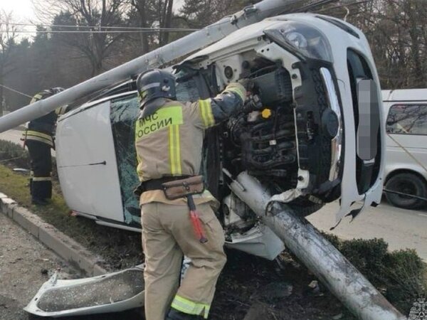 автоавария владикавказ. дтп в северной осетии 8. происшествия во владикавказе. происшествия во владикавказе. дтп во владикавказе вчера вечером.