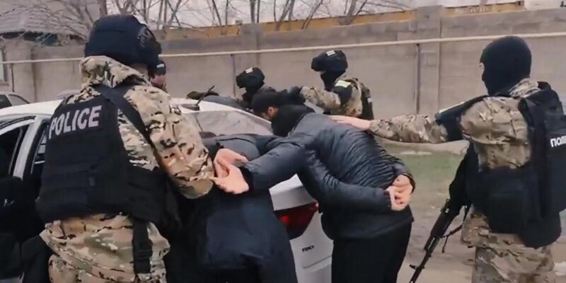 задержание приступники. задержание преступника. задержание преступников видео. задержание полицией в америке. оперативная съемка фсб задержание.