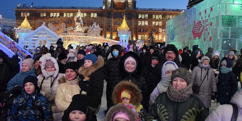 Фото екатеринбурга 2025 новый год Население Среднего Урала за 20 лет сократится на 369 тысяч человек: Новости