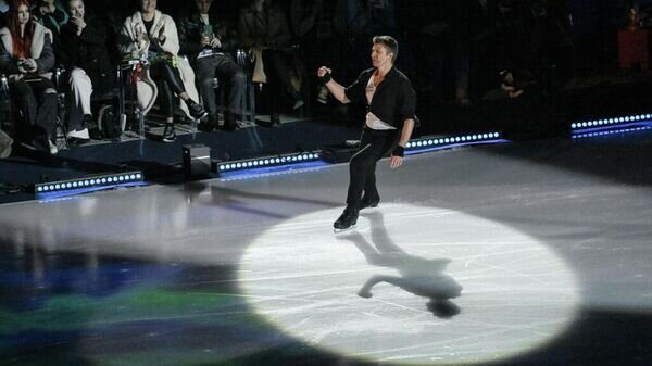 Русский вызов жеребьевка чемпионата. Ветлугин фигурист. Фигуристы. Русские фигуристки. Кто выиграл русский вызов.
