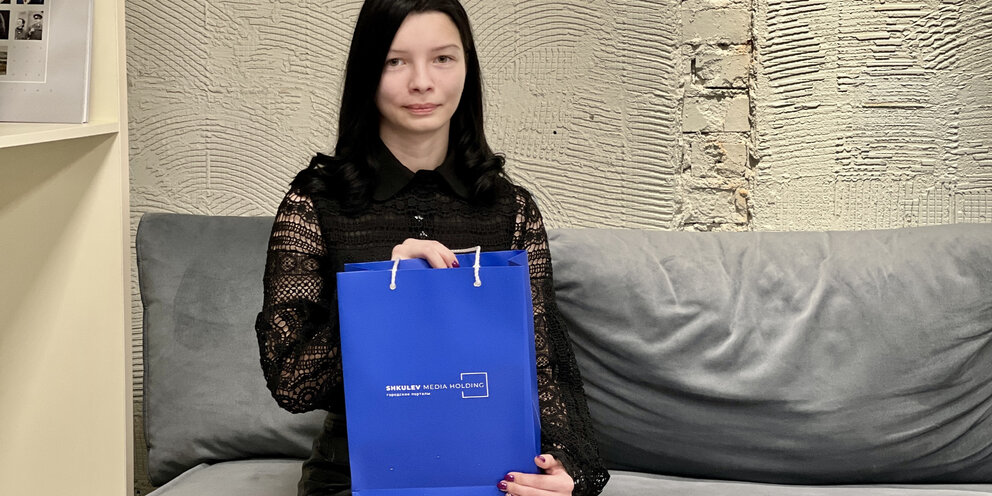 Ёё игрушка из 90. Кнопка сигнала на руль momo. Шаман кинг йо асакура. Йо-йо игрушка coca cola. Momo ferrari horn.