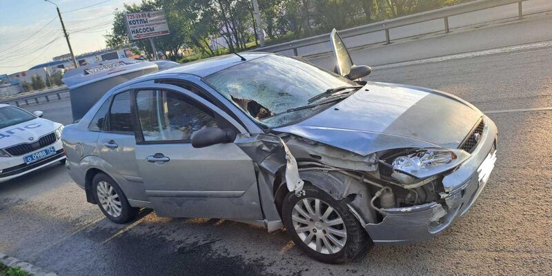 Девушки в лосинах и авто