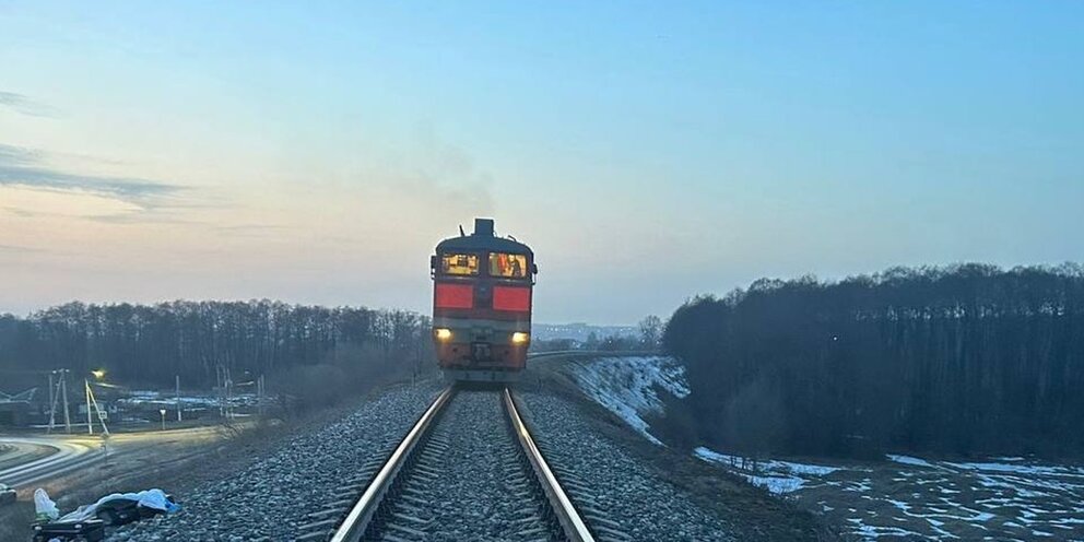 правила для пассажиров железнодорожного транспорта. опасности железнодорожного транспорта. развитие железнодорожного транспорта. безопасность движения железнодорожных поездов. неавтономный тяговый подвижной состав.