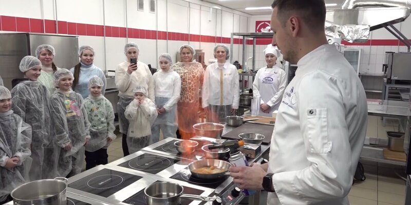 Общепит кисловодск. Торговля и общественное питание отрасль. Колледж по кондитерскому делу. Тогбоу колледж торговли общественного питания и сервиса. Колледж общественного питания и сервиса тамбов.