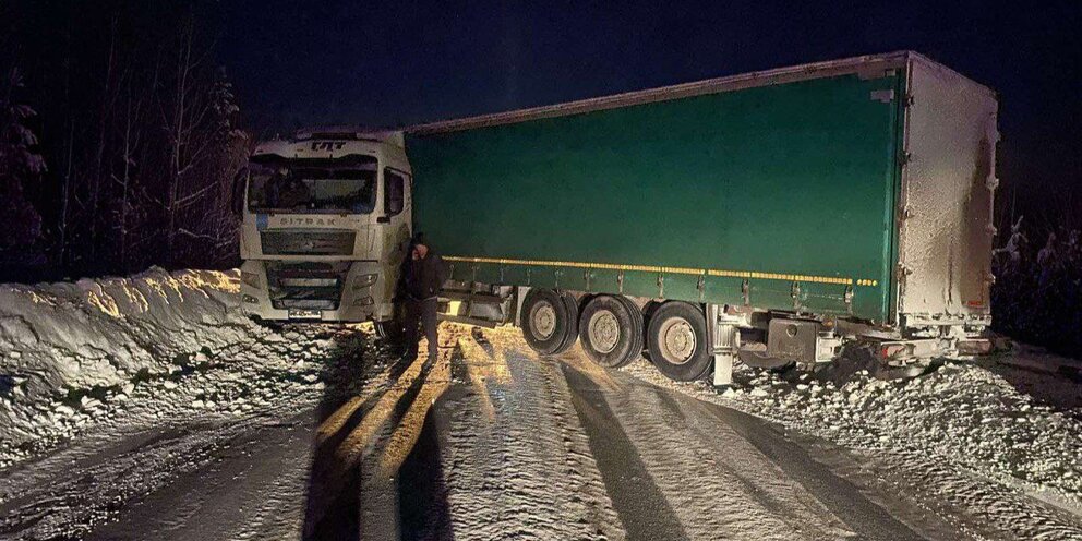 аварии на дорогах волгоград. авария москва волгоград трасса. авария трасса волгоград 22 января волгоград. дтп под волгоградом в сторону москвы. аварии на дорогах волгоград.