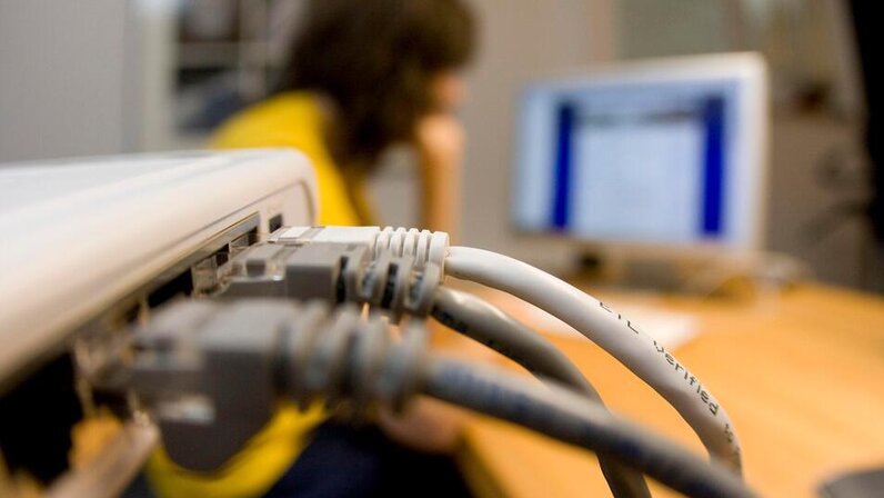 широкополосный интернет в частный дом. оператор технической поддержки. безлимитный интернет в частный дом. интернет в частный дом реклама. интернет в частный дом.