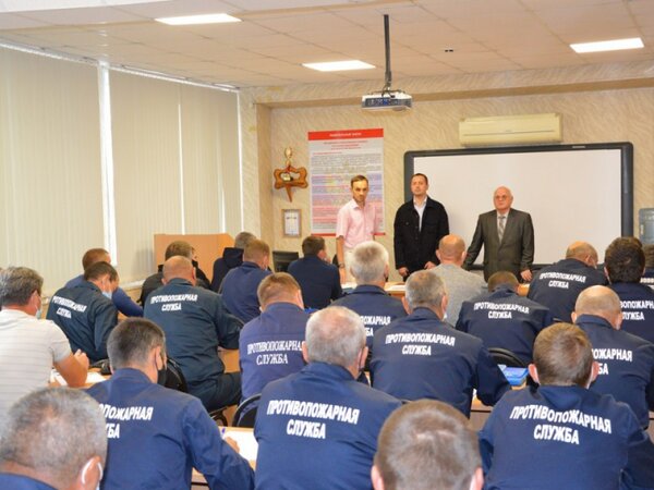 Инженер по гражданской обороне. Обязанности специалиста по гражданской обороне в организации. Подготовка к гражданской обороне. Подготовка по гражданской обороне. Специалист по го и чс.