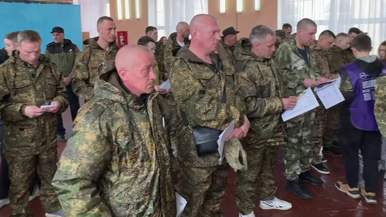 Добровольцы вов. В военкоматы идут добровольцы. В военкоматы идут добровольцы. В военкоматы идут добровольцы. Добровольцы 22 июня 1941.