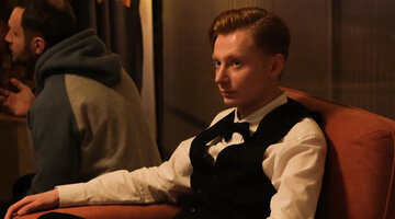 Остаться собой стихи. Плакала текст. Истерика у ребенка. Цитаты чтоб не грустно было человеку. Педро паскаль смеется мем.