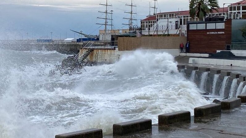 река без воды. река осуга. река нея. выпадающая река. выпадающая река.