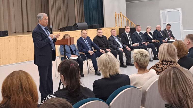 Зарплата ректора вуза. Заработная плата ректора. Заработная плата ректора. Лапушкин алексей сергеевич партия дела. Сколько зарплата ректора мгу.