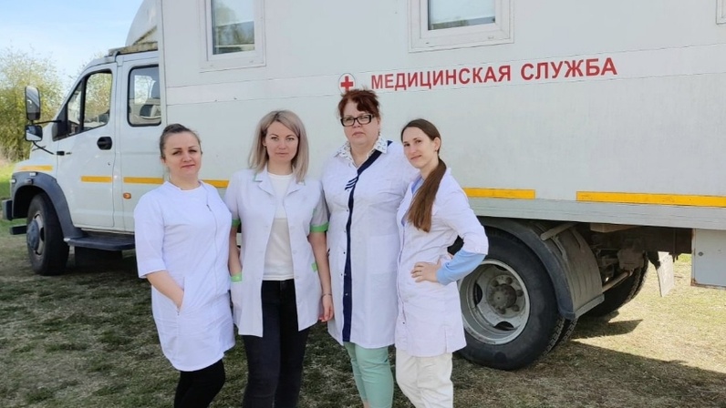 Включи на эту и на ту. Этот тот. Включи на эту и на ту. Заводи уже мем собака. Включи на эту и на ту.