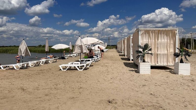 Обустройство пляжа на море