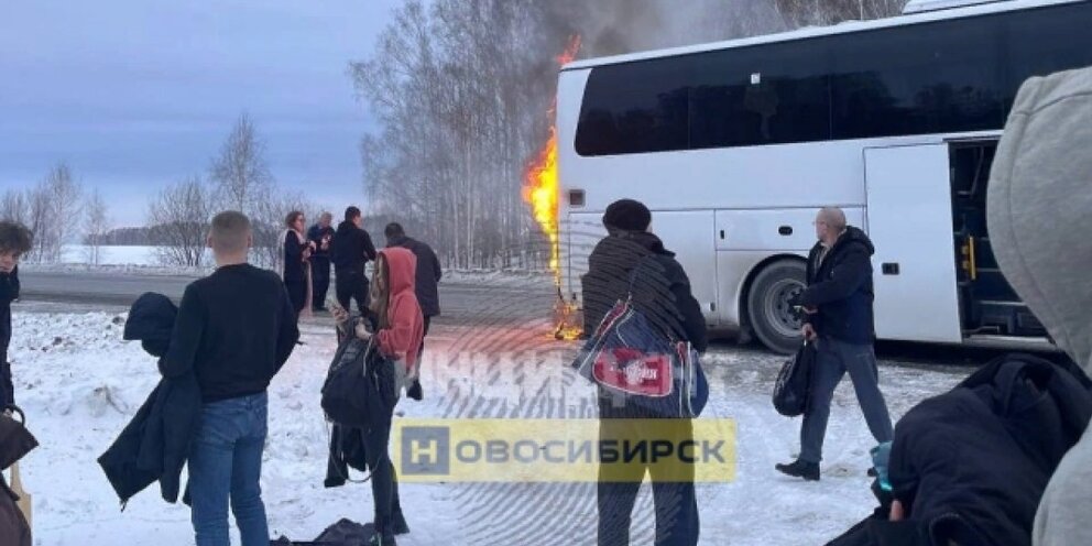 Пожар в автосалоне кемерово. Кемерово пожар 1. Пожар в кемерово. Кемерово пожар 1. Пожар в кемерово.
