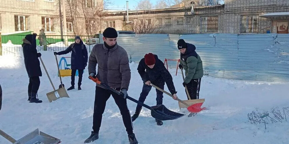 Очистка детских площадок