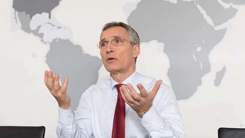 штаб квартира. киев принял решение. украинофильское движение». майдан независимости киев. киев будет в ес.