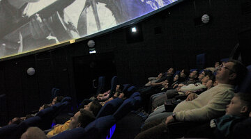 колизей афиша. киров выходные. дружба афиша. елки новые. сеансы киров.