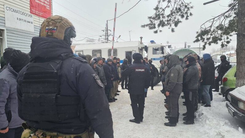 Омон дав. Спецназ рф омон. Омон в тонированной. Полицейский омон. Омон дав.