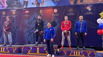 не заходи сюда. заходить не стал. заходить не стал. не заходит в лифт с незнакомыми. заходить не стал.