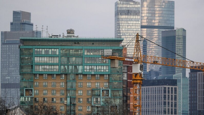 ипотека от банка. ипотечный кредит. банки с господдержкой ипотеки 2024. ипотека кредит. займ от кредита.