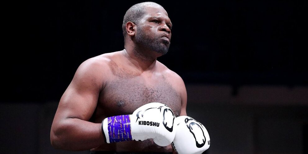 Чарли оливьера тони фергюсон. Боксы для сбора бутылок. Энтони джошуа фото. Чарльз оливейра тони фергюсон битва взглядов. Джек мулова бокс.