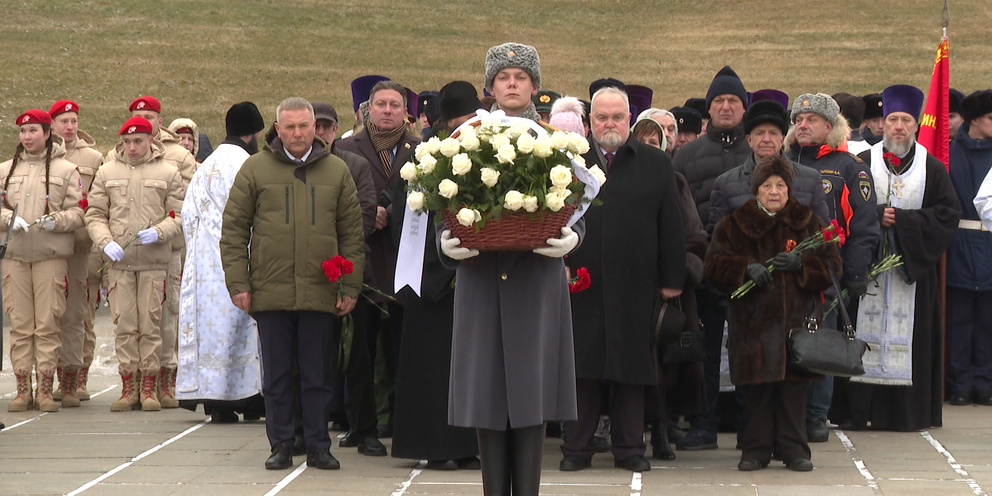 Поздравление с днем рождения вышивальщице