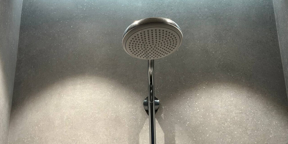 как правильно пить воду в течение. как правильно пить воду. минеральная вода для желудка и кишечника. горячая вода в холодную или холодная в горячую. холодная или теплая вода при запоре.