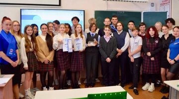 Виды деятельности на уроке технологии. Молодые специалисты в школе. Цифровые технологии в образовании. Учитель и ученик. Интерактивная панель utsfly 55.