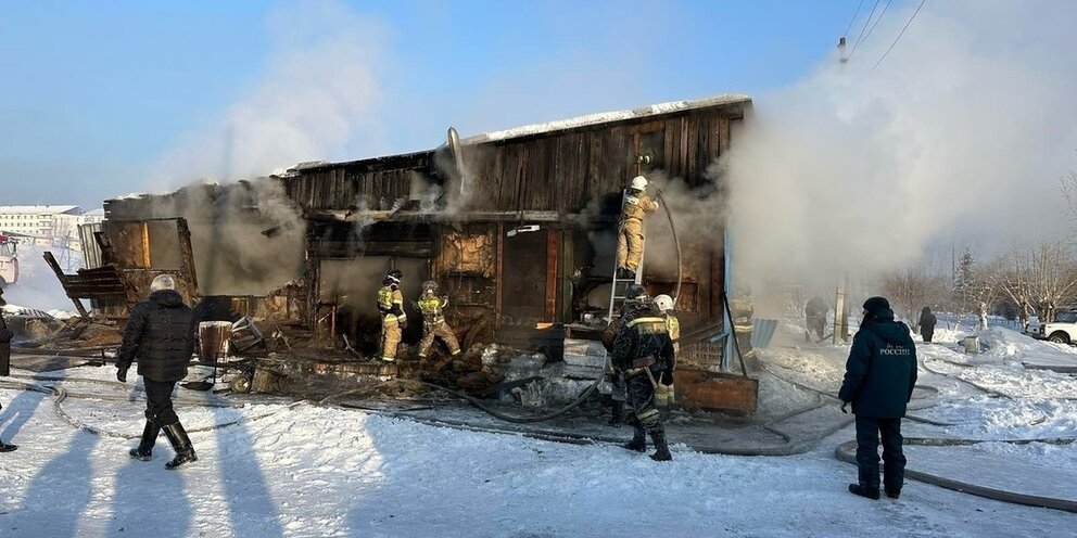 Кызыл город. Работа в городе кызыле. Хурал представителей города кызыла. Мэрия республики тыва. Работа для подростков в кызыле.