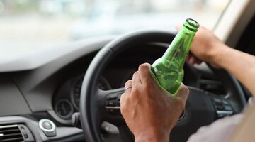 пахнет спиртным. бокалы мысхако. запах алкоголя. запах перегара пиво. как устранить перегар от алкоголя изо рта.