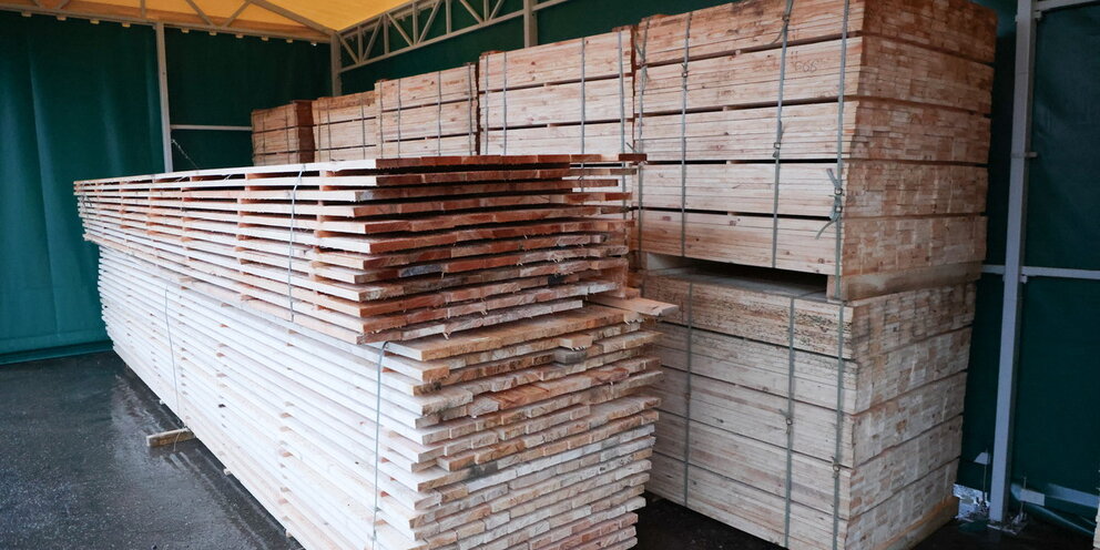 Мем из друзей повторение. Па сообщить. Сериал друзья мемы. Па сообщить. Мемы сериал друзья фиби.