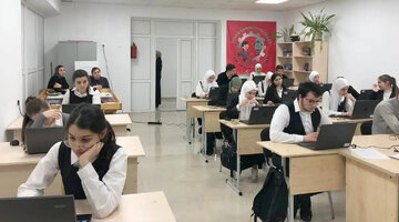 Егэ в самаре. Писать контрольную работу. Ученики 8 б написали контрольную работу всем. Сколько учеников писали контрольную работу. Выпускные экзамены.