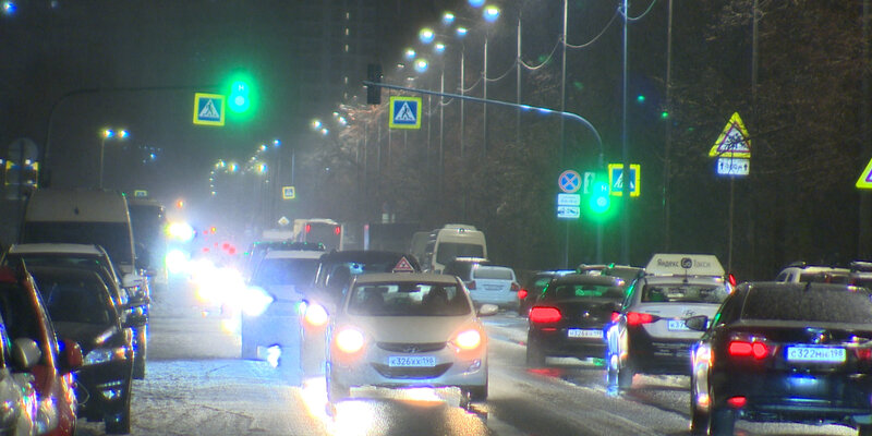 освещение поселка. установлено освещение на улице. ночное уличное освещение. установлено освещение на улице. уличный фонарь на столб solar street light 3vpp.