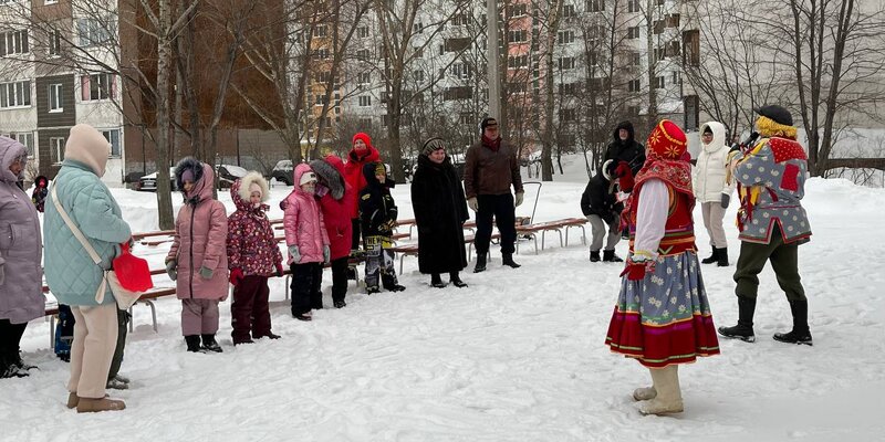 спортивный фестиваль зима тверь. гагарин парк самара каток. зимние развлечения в самаре. горки на площади куйбышева самара. площадь славы самара ночью.