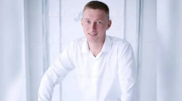 женя по английски. евгения на английском как пишется. как писать женя. расшифровка имени евгения. женя по-английски как пишется.