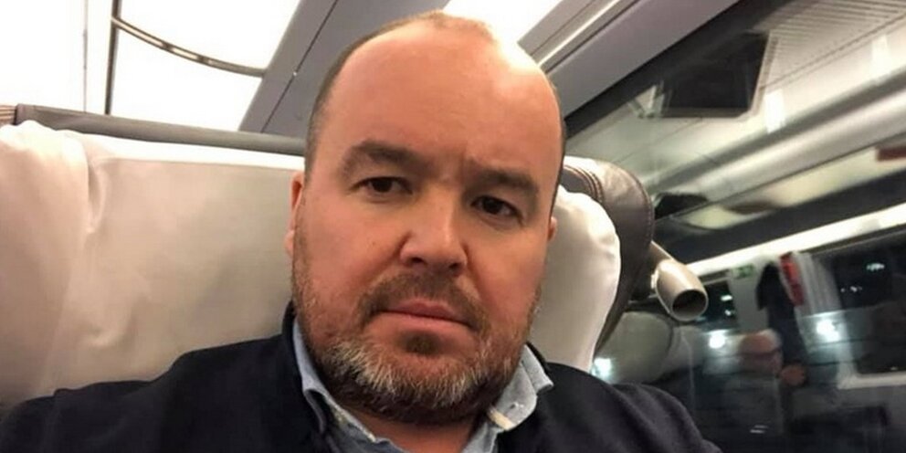 русский марш 2020. москва 24 задержание. москва протесты омон 2021. задержание террористов в москве. полицейские скрутили женщину.