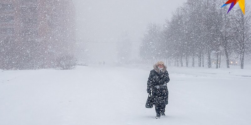 сильный снегопад. интенсивность снега. интенсивный снегопад. интенсивный снегопад. интенсивный снегопад.