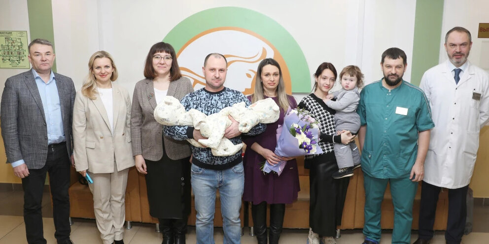 женщина родила 10 детей в 2021. родилось десять детей. 10 детей в семье. 10 детей. родилось десять детей.