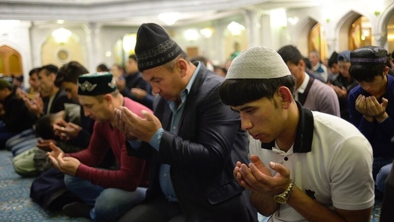 Календарь рамазан 2022 года. Пост рамадан 2023 начало. Календарь рамазан 2022 в москве. Санкт-петербург руза рамазан график. Исламский календарь 2024.