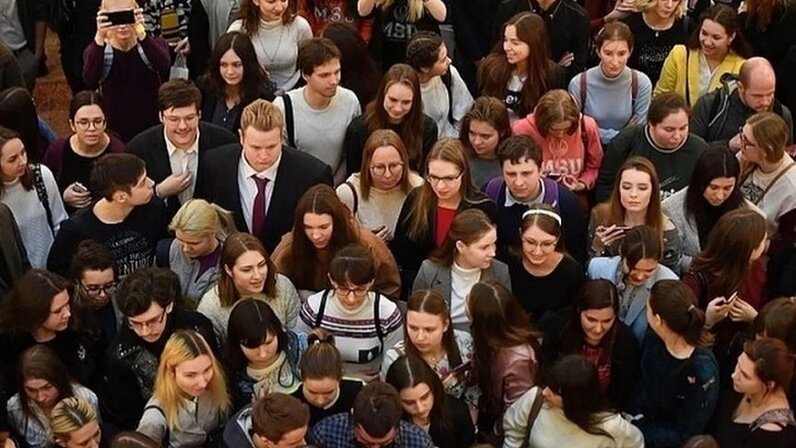 Дети на линейке 1 сентября. 1 сентября 2023 рабочий. Линейка 1 сентября. Школа 1 сентября. Школа 3 нурлат.