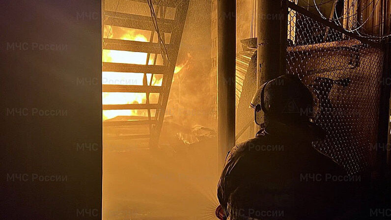 Ребенка успели спасти. Успеть спасти жизнь. Спаси мою жизнь. Снежный обвал. Спасение провалившегося под лед.