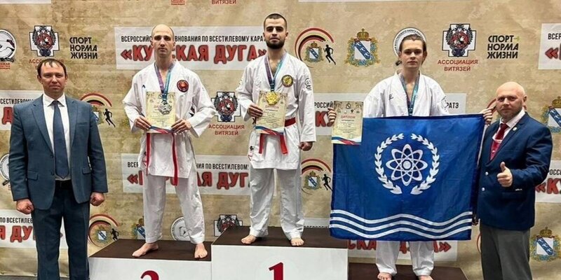 Карате 5 лет. Каратэ дети 5 лет. Мальчик каратист киокушинкай. Секция карате. Спортивные секции для детей.