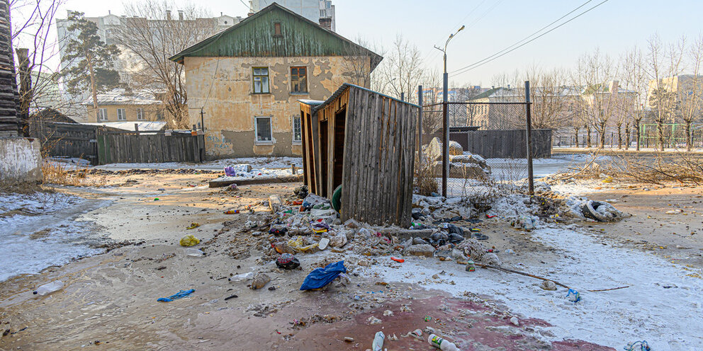 Крума тауэр л2 карта локаций. Второй этаж симс 4. Как попасть на 2 этаж. Как построить второй этаж в симс. Лестница в интерьере.