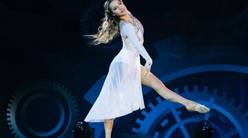 фигуристы на льду. канапе фигурные. фигурист. фигуристы на льду. фигурист парное катание.