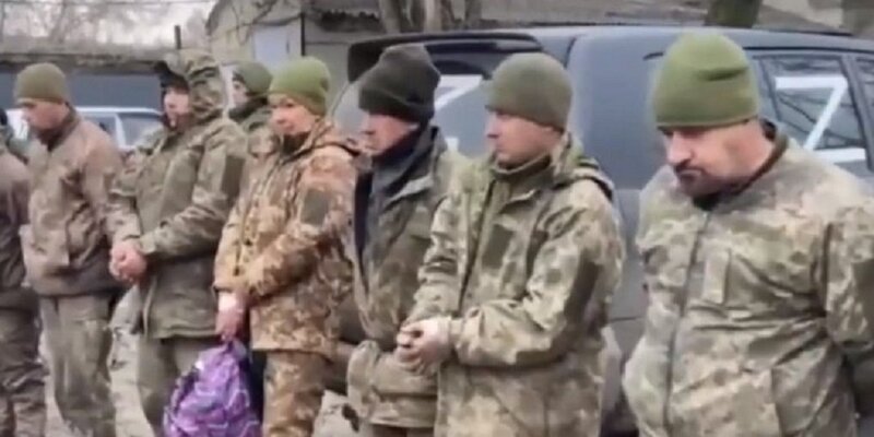 Военнослужащий попавший в плен. Александр дрюке и 27-летний энди. Александр дрюке наемник. Пленные украинские военные. Пленные российские солдаты на украине 2022.