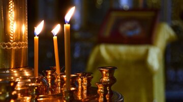 фитиль для свечи. баночки для свечей. декоративные свечи для интерьера. интерьерные свечи. свеча за здравие в церкви.