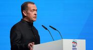 Медведев: &laquo;Единая Россия&raquo; не позволит кандидатам прятать политический статус|