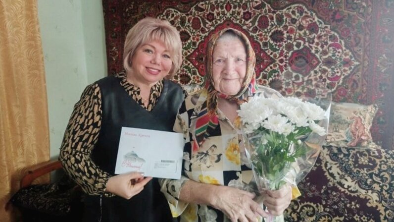 Монета 100 рублей 1992 года. Монеты евро венгрии. Медаль золотая свадьба. 50 100 лет. 50 100 лет.