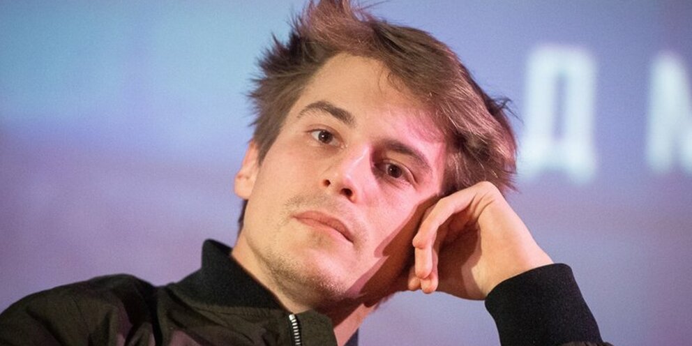 Критика картинки. Что такое критика человека. Конструктивная критика картинки. Страница критика. Критика.