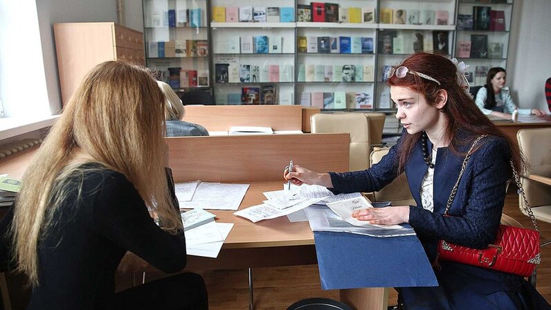 Профессор-магистр. Социальная стипендия студенту из малоимущей семьи. Является ли студент. Иностранные студенты. Дресс код студента.